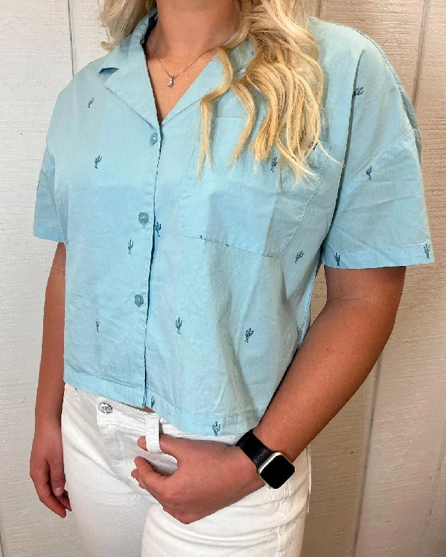Kimes Ranch Women's Lady Cisco Light Blue Western Short Sleeve Camp Shirt Comfortable Short Sleeve Tee Kimes Ranch Women's Lady Cisco Light Blue Western Short Sleeve Camp Shirt Comfortable Short Sleeve Tee