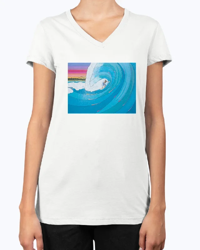 Big Wave Surfer - V Neck Tee Boxy Fit Fitted Loose