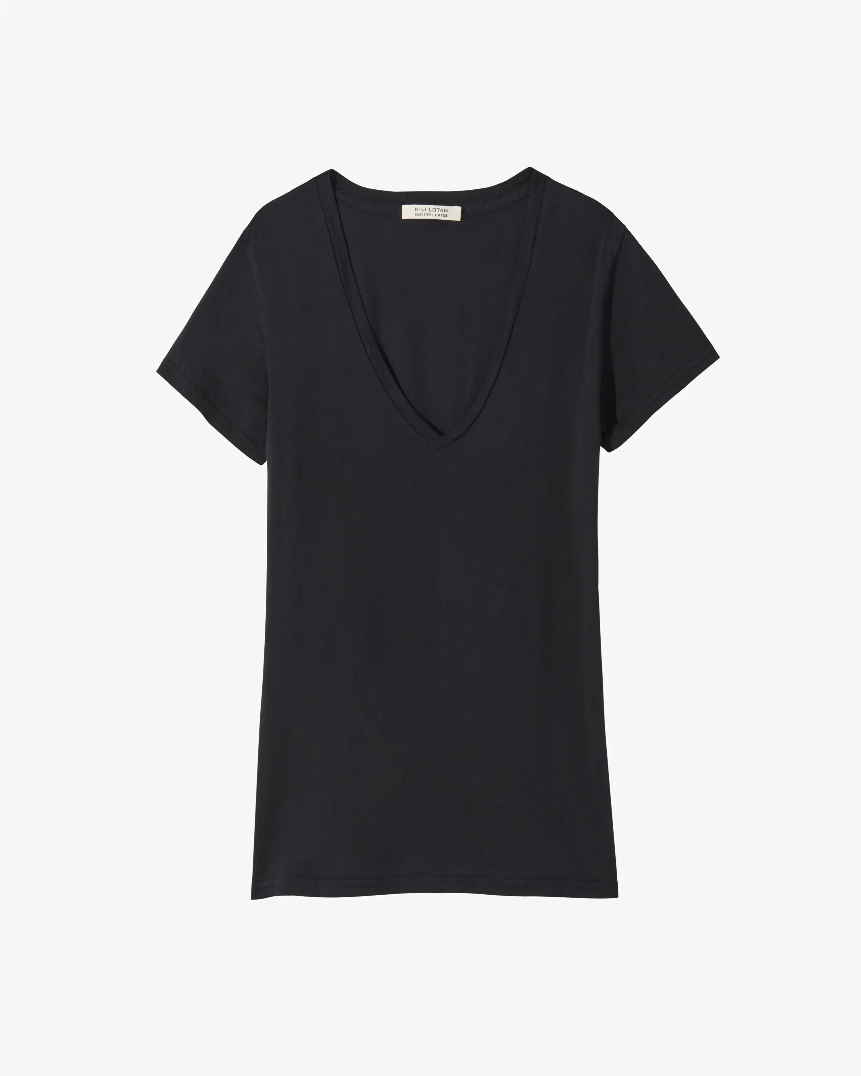 Nili Lotan - Carol V-Neck tee in Black Fitted T-Shirt Seamless Stretchy