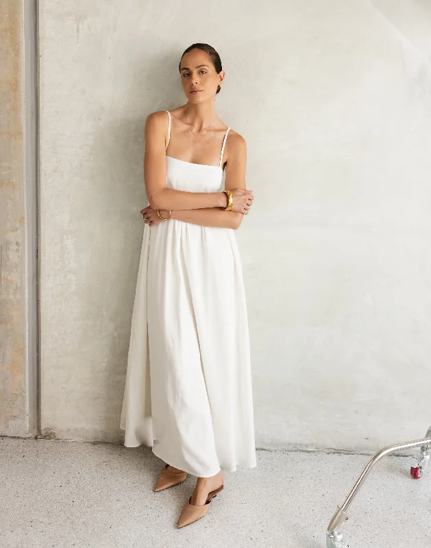 Tarsha Maxi Dress (Off White) Comfortable Maxi Dress with Sleeves