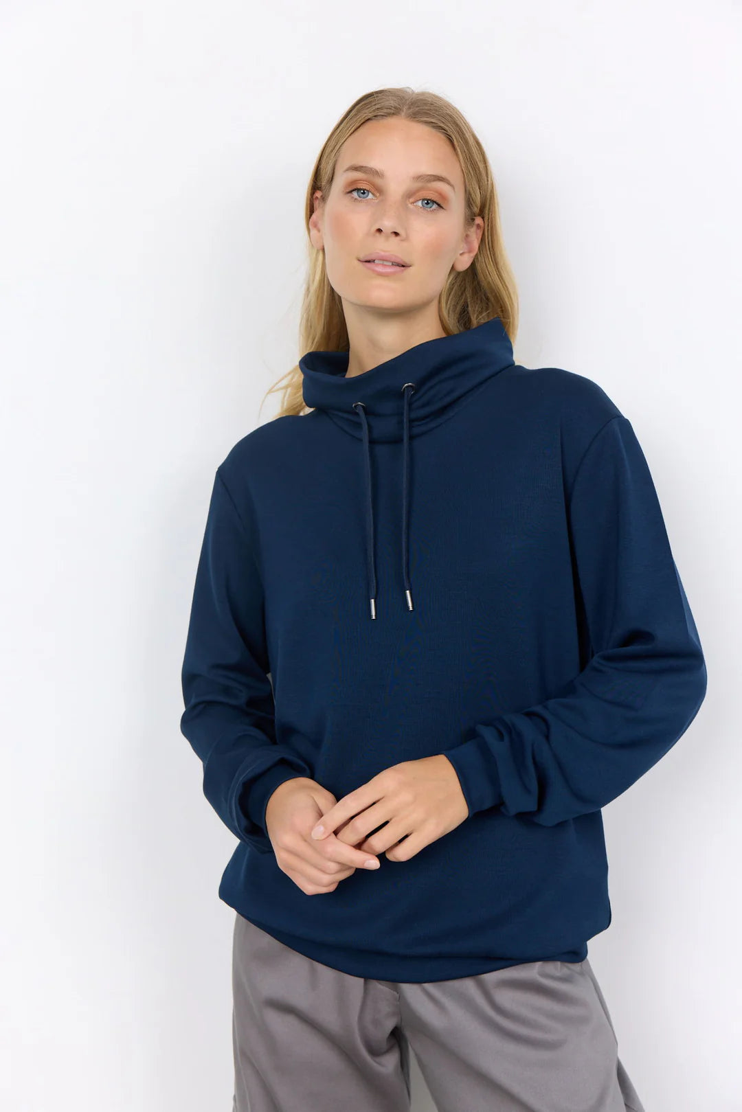 Banu 125 Sweatshirt in Navy Hoodie with Velcro Closure Adjustable Secure