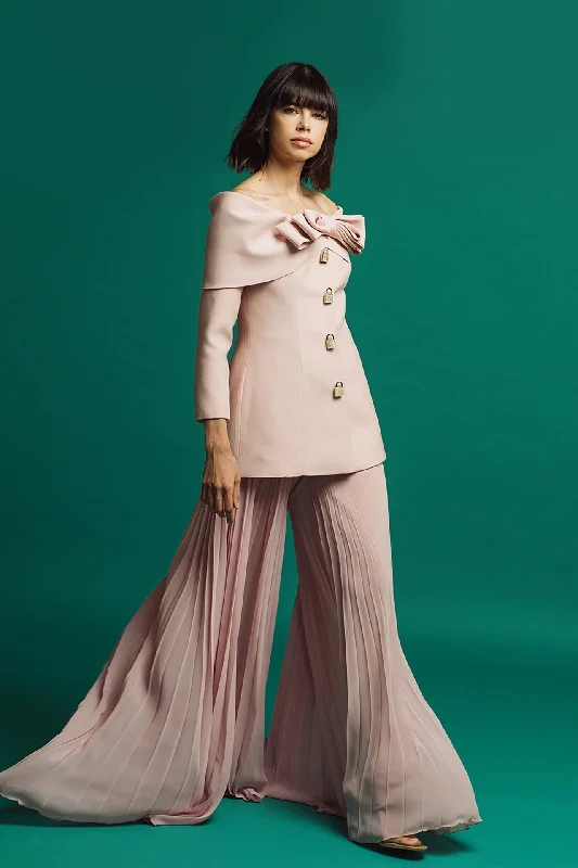 Off shoulder long sleeves jacket featuring pleated pants Denim Jacket Leather Jacket Suede Jacket Off shoulder long sleeves jacket featuring pleated pants Denim Jacket Leather Jacket Suede Jacket